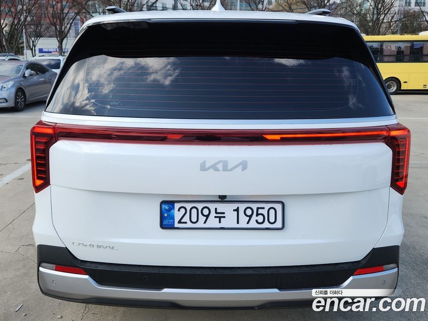 Kia Carnival 9-Seater Prestige, 2024