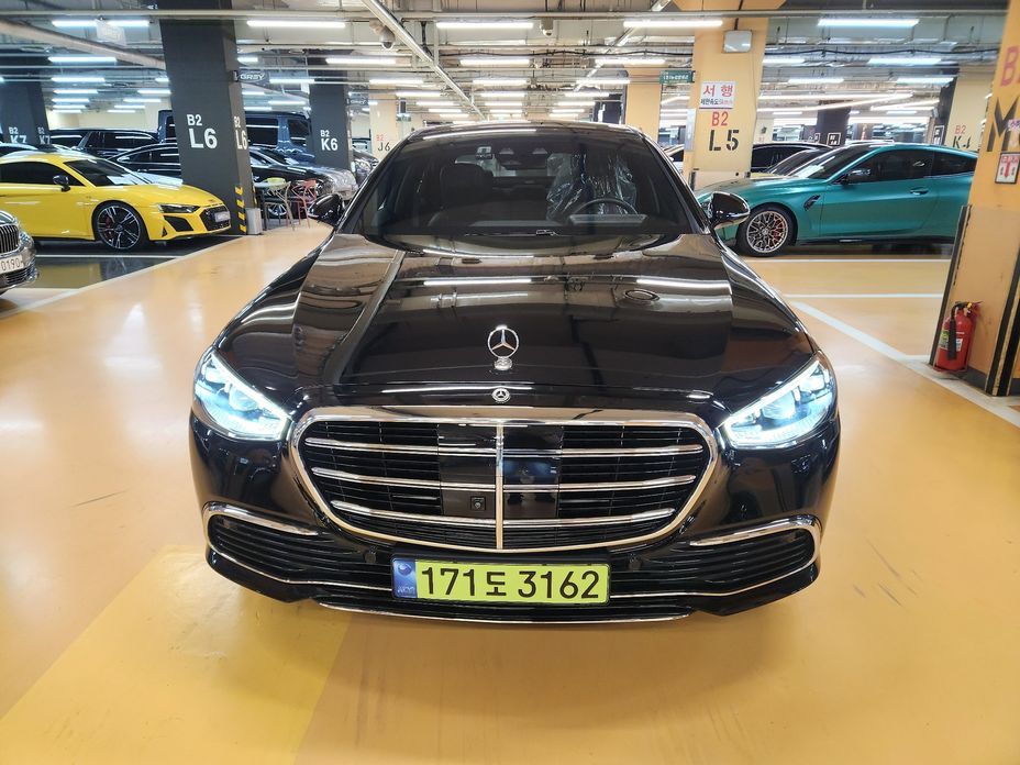 Mercedes-Benz S-Class S350 d 4MATIC, 2025