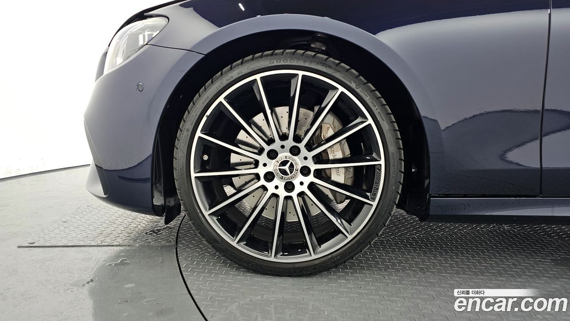 Mercedes-Benz E-Class E350 4MATIC AMG Line, 2023