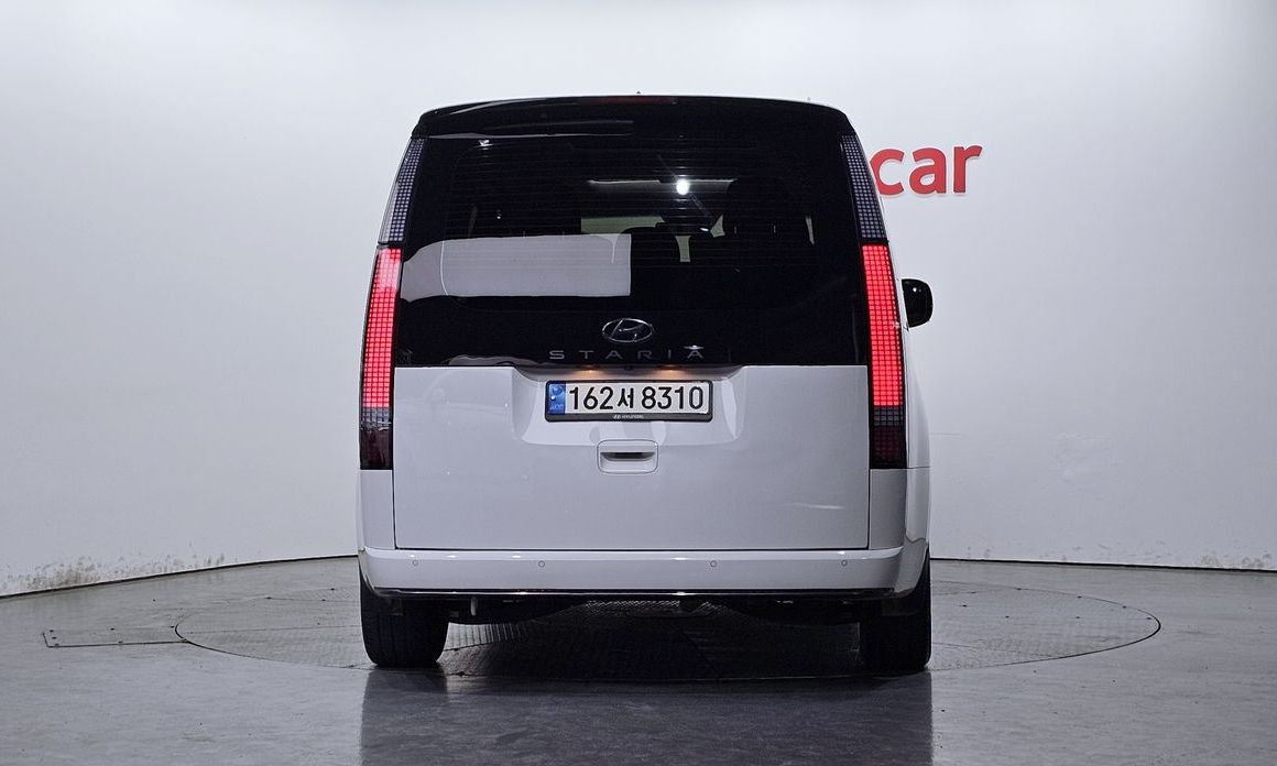 Hyundai Staria Lounge 9-Seater, 2022