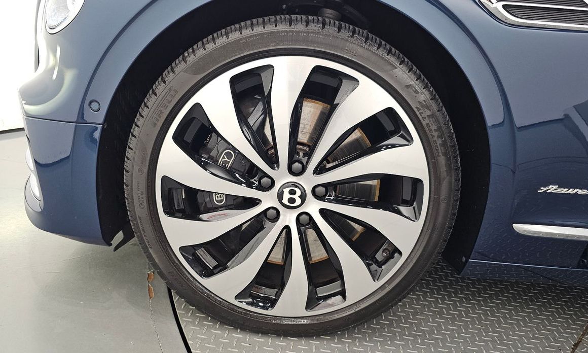 Bentley Flying Spur 4.0 Azure, 2024