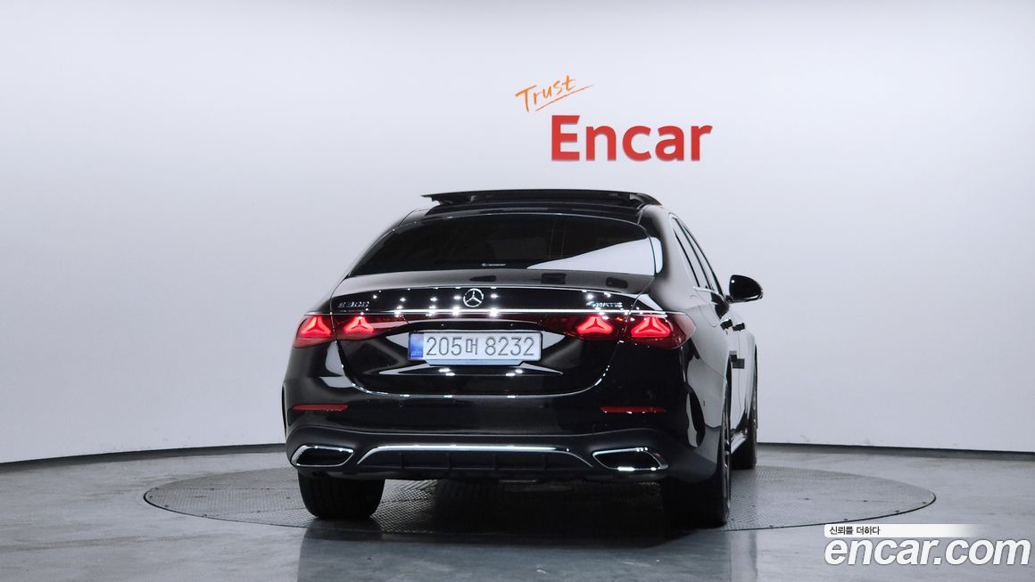 Mercedes-Benz E-Class E300 4MATIC AMG Line, 2025