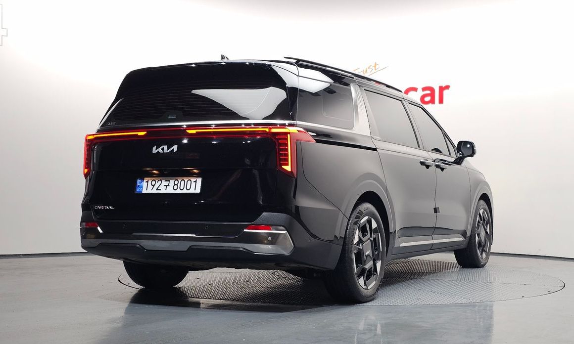 Kia Carnival 9-Seater Signature, 2024