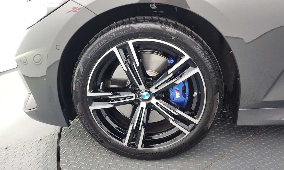 BMW 3-Series 320i M Sport, 2025