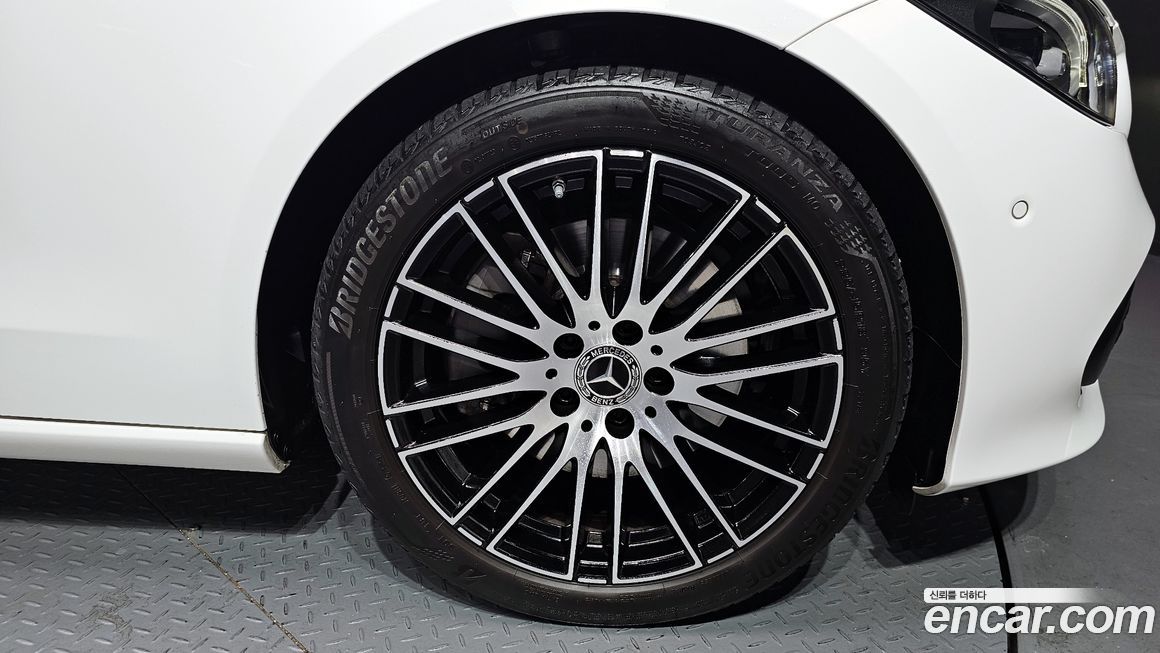 Mercedes-Benz C-Class C300 4MATIC Avantgarde, 2024