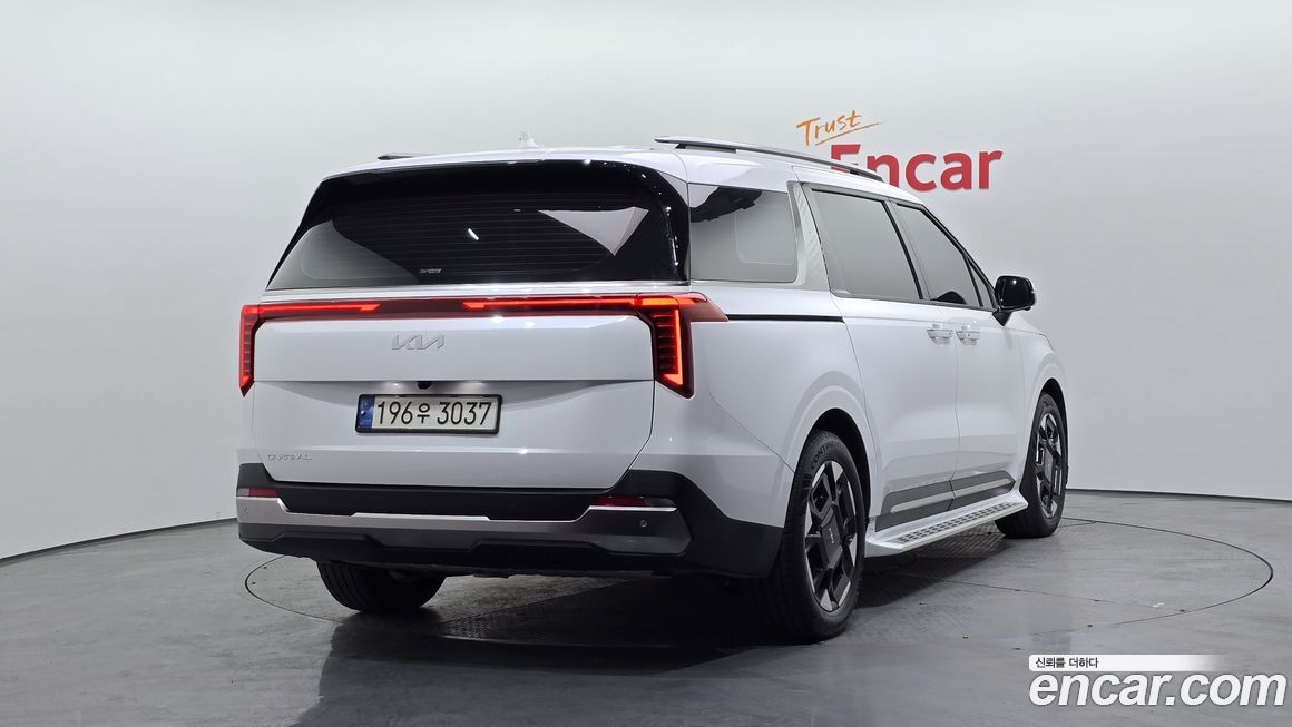 Kia Carnival 9-Seater Signature, 2024