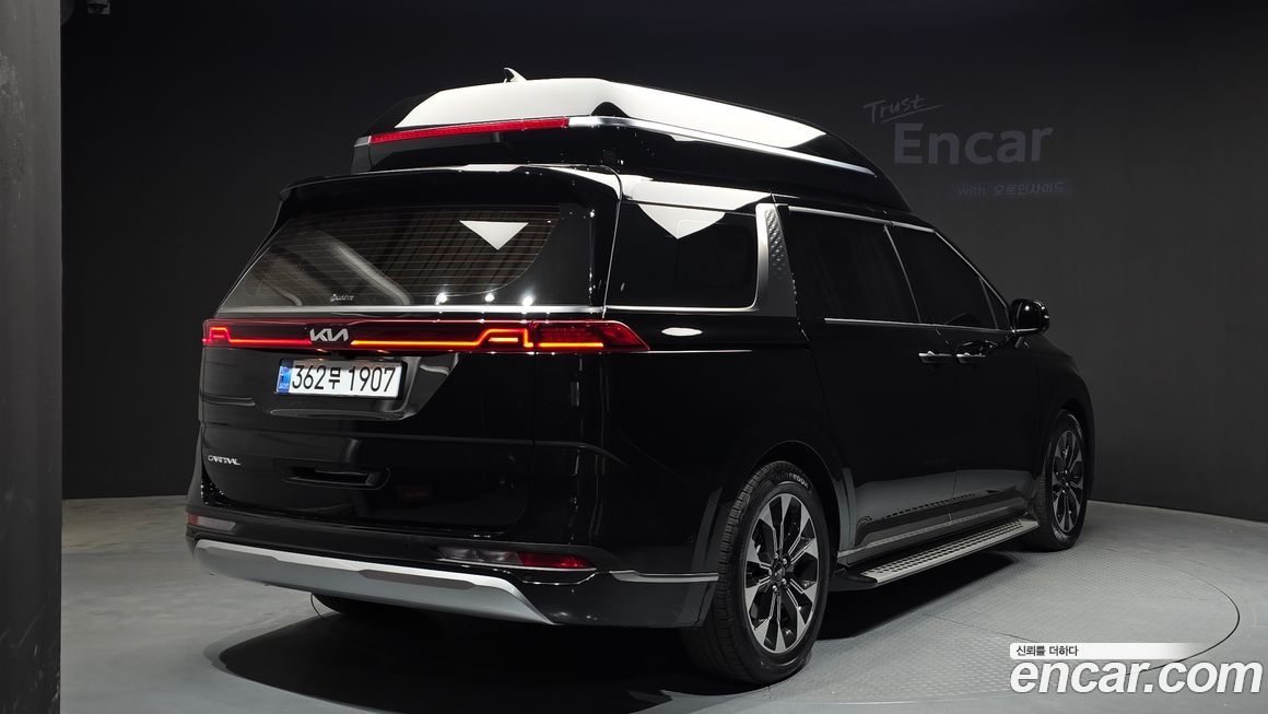 Kia Carnival 9-Seater Hi-Limousine, 2023