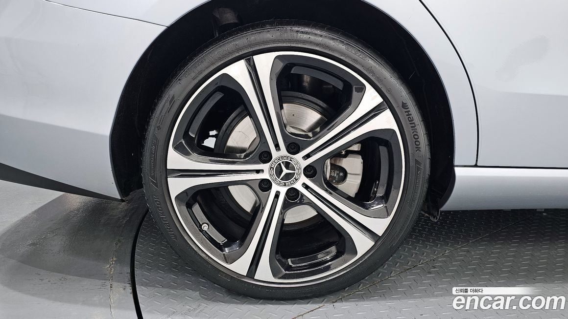 Mercedes-Benz C-Class C300 4MATIC Avantgarde, 2023