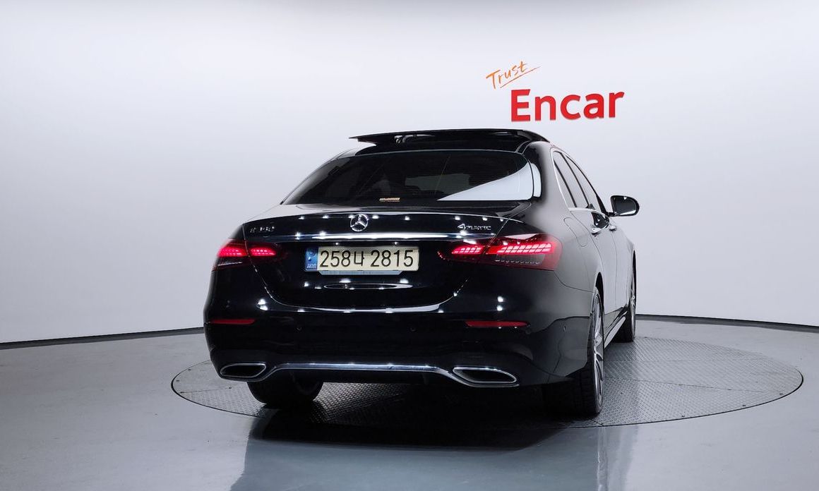 Mercedes-Benz E-Class E350 4MATIC AMG Line, 2022