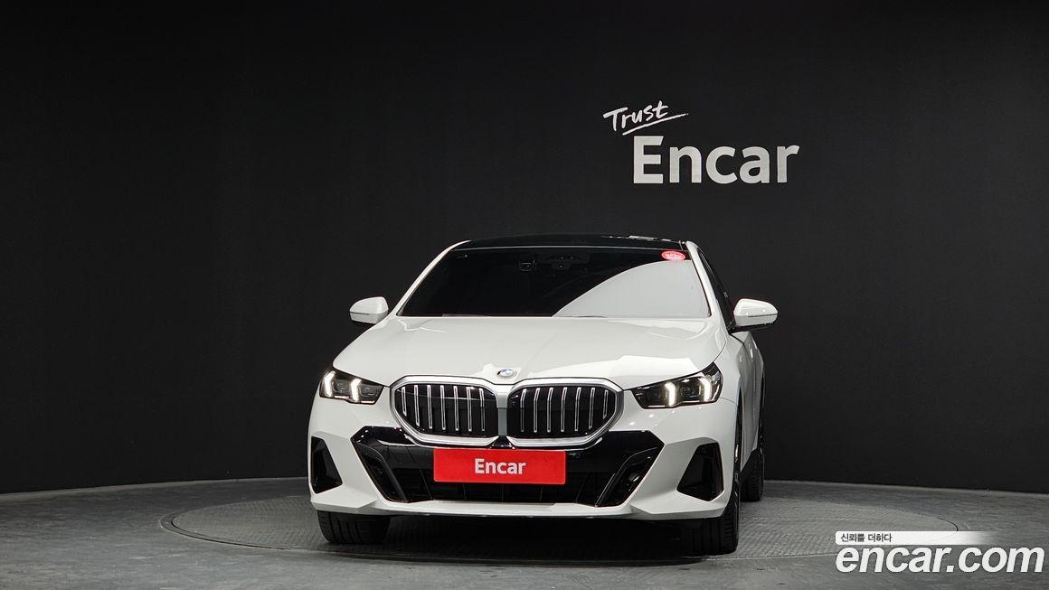 BMW 5-Series 530i xDrive M Sport, 2025