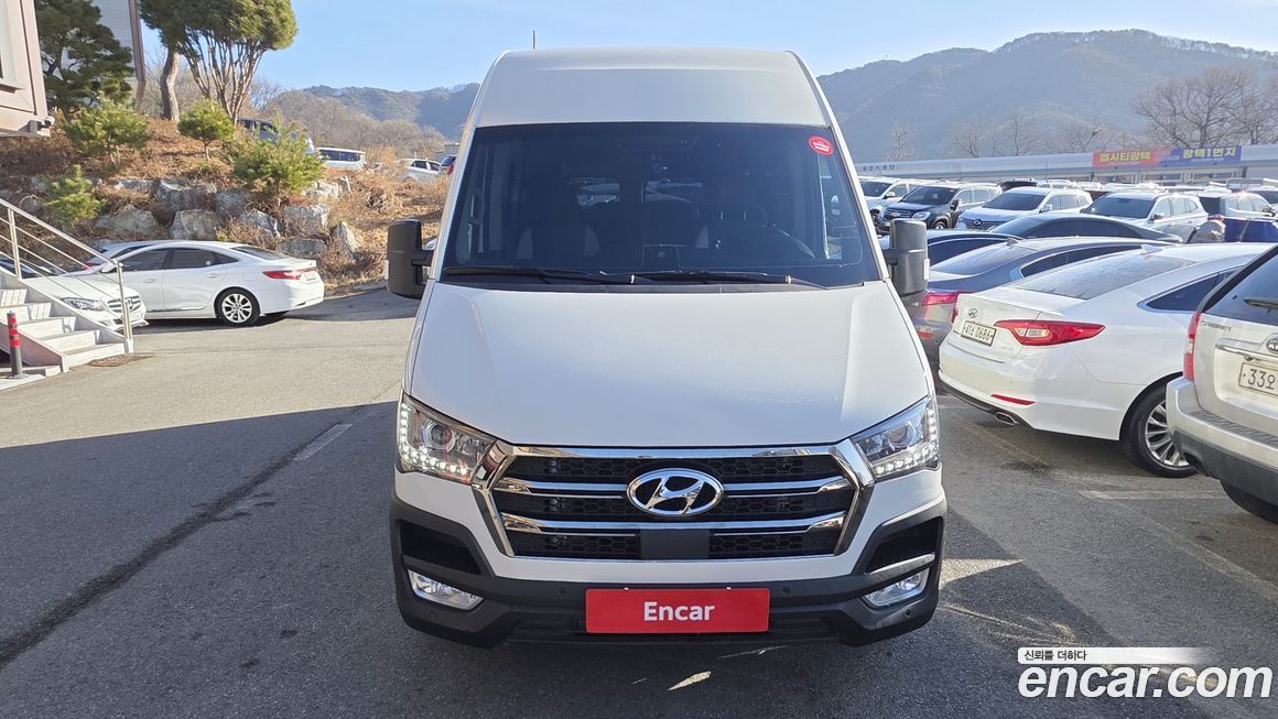 Hyundai Solati 15-seater, 2024