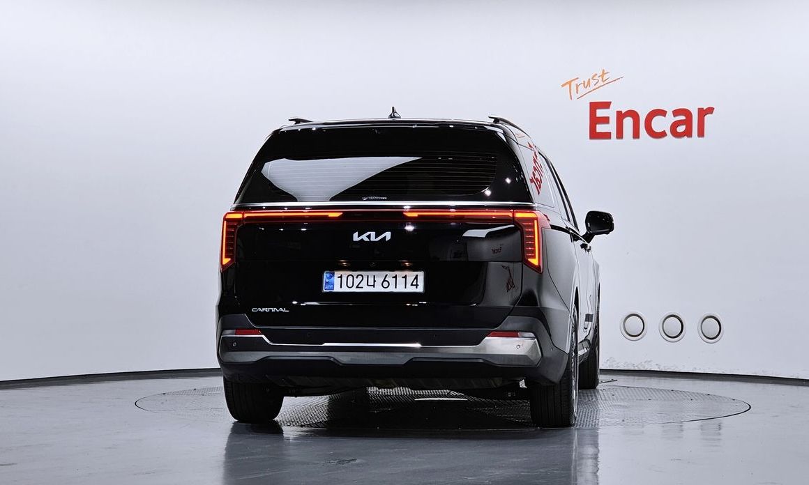 Kia Carnival 7-Seater Signature, 2024