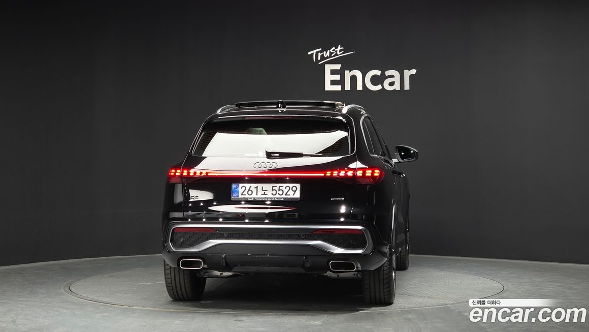 Audi Q5 40 TFSI Quattro S Line, 2025