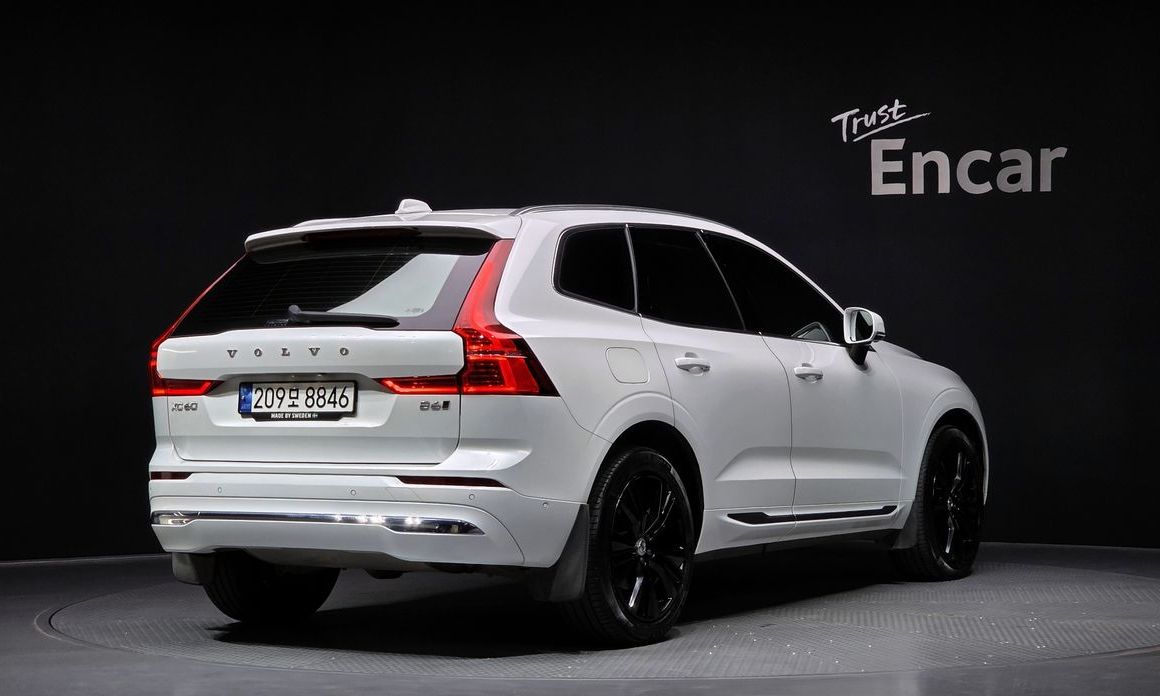 Volvo XC60 B6 Ultimate Bright, 2023