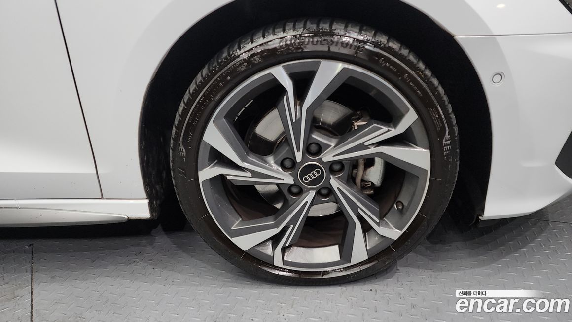 Audi A3 40 TFSI Premium, 2024