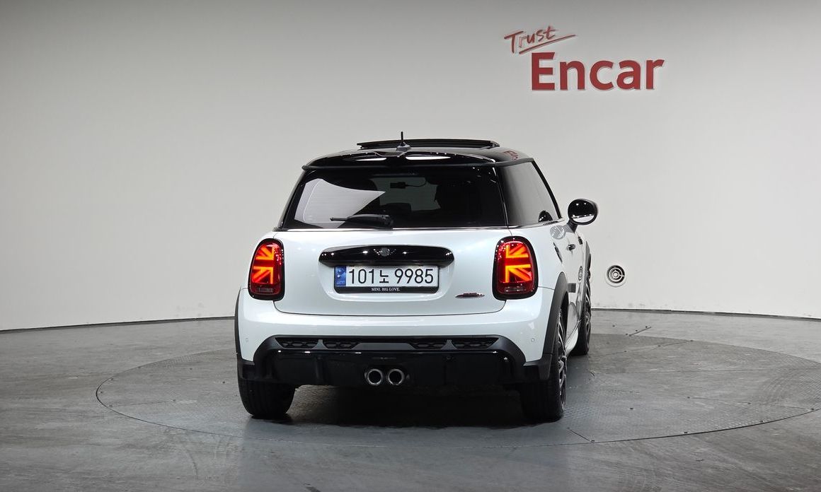 Mini Cooper JCW, 2024