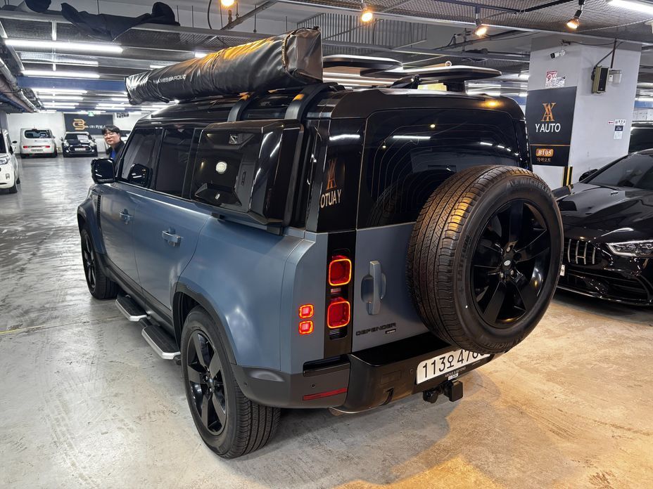 Land Rover Defender 110 D300 HSE, 2022