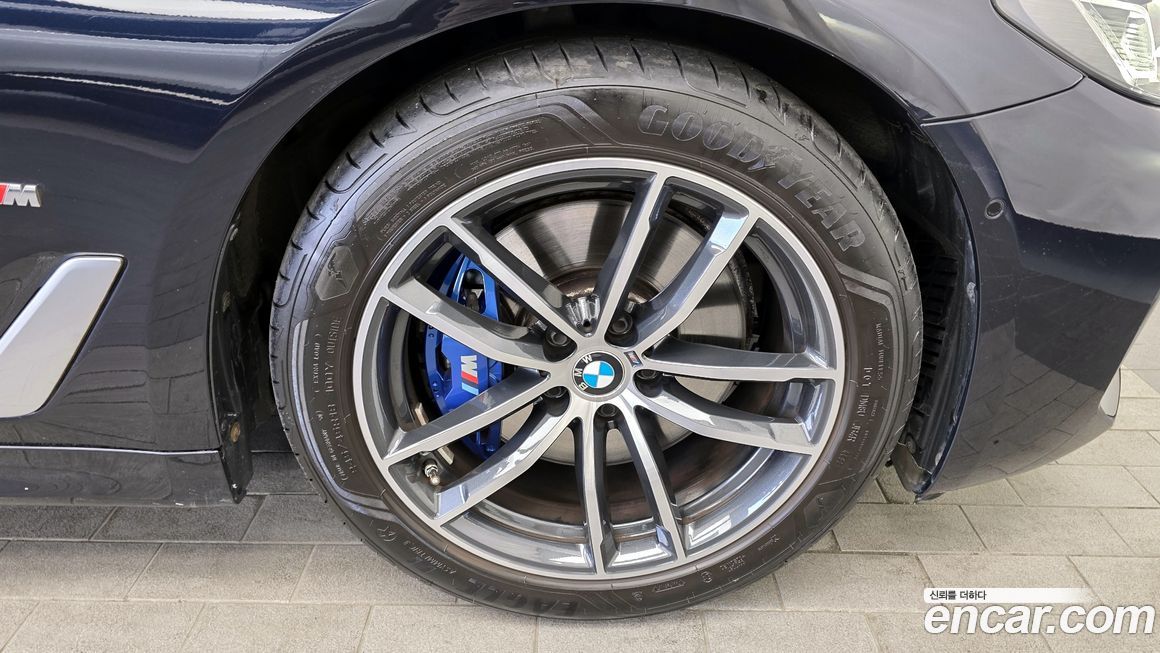 BMW 5-Series 520i M Sport, 2023