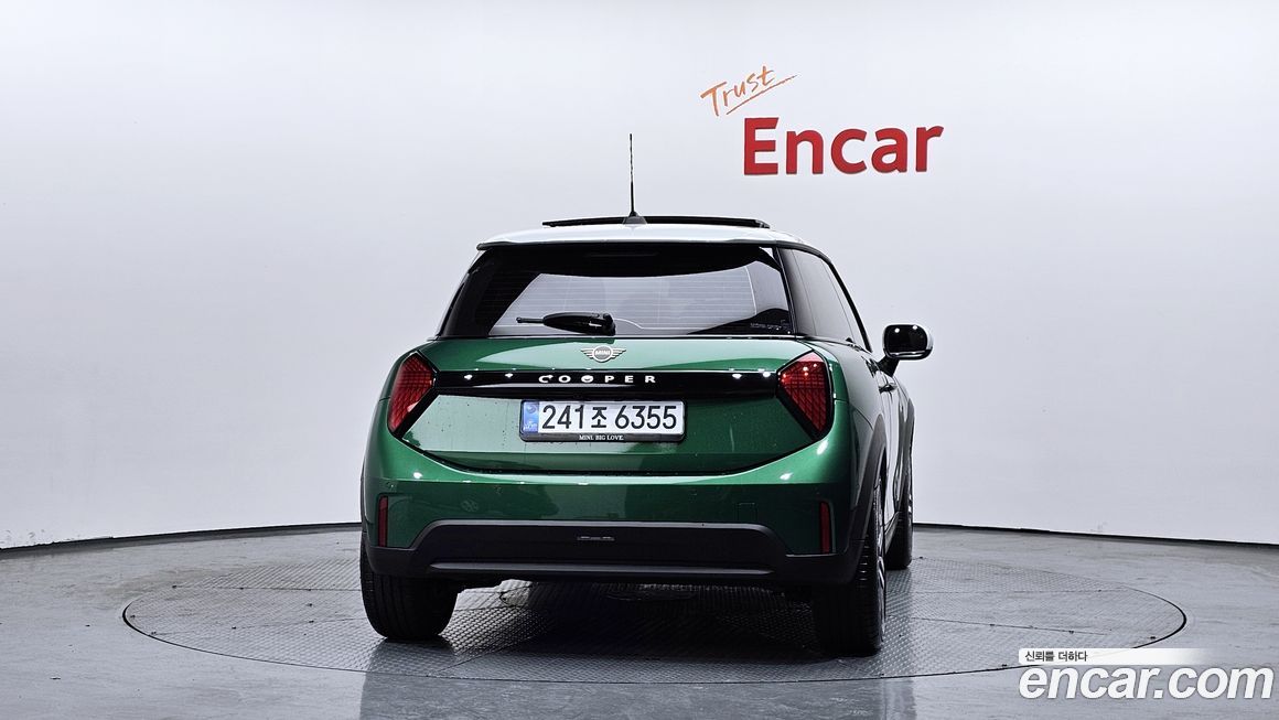 Mini Cooper Classic, 2025