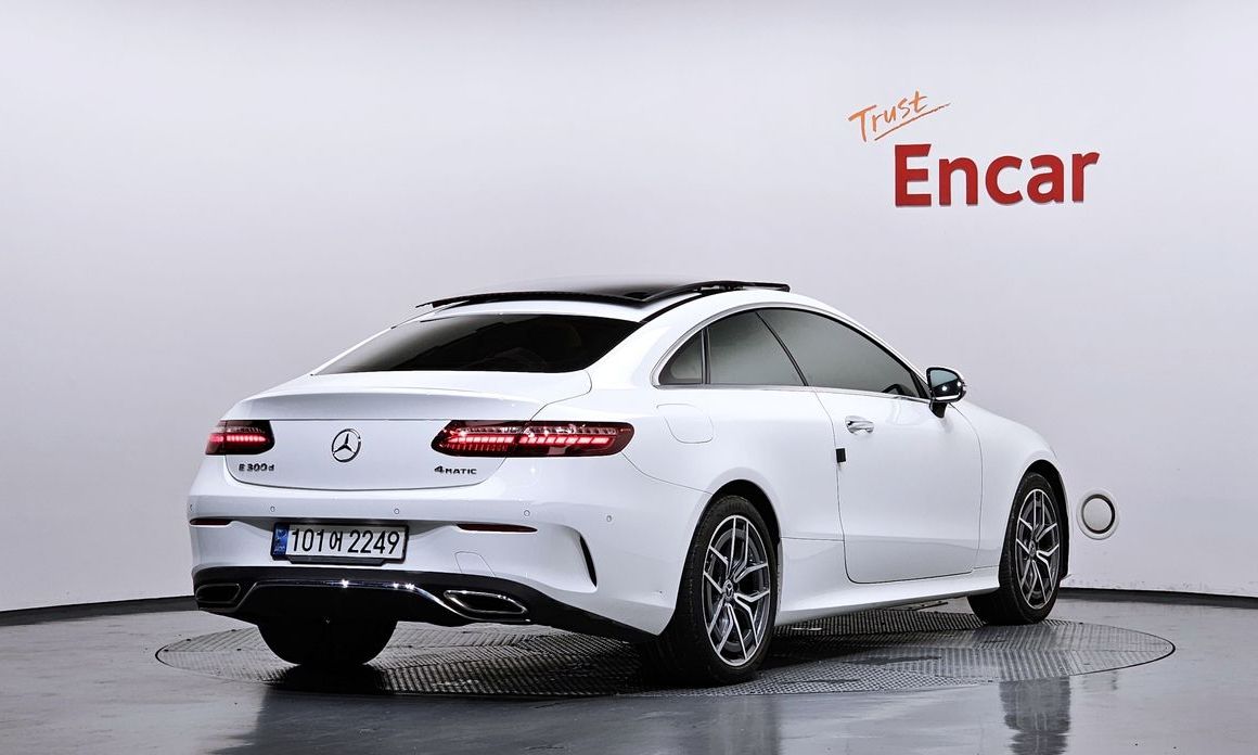 Mercedes-Benz E-Class E300d 4MATIC Coupe, 2022