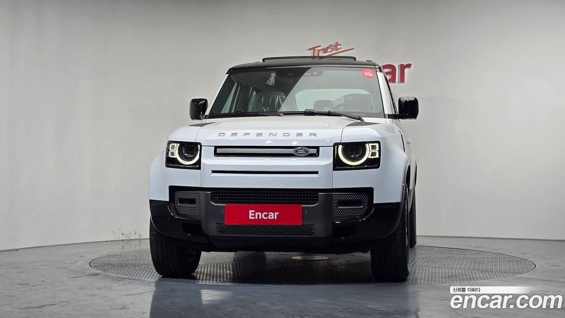 Land Rover Defender 110 P300 X-Dynamic SE, 2024