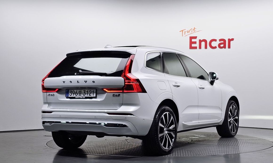 Volvo XC60 B6 Ultra Bright, 2025