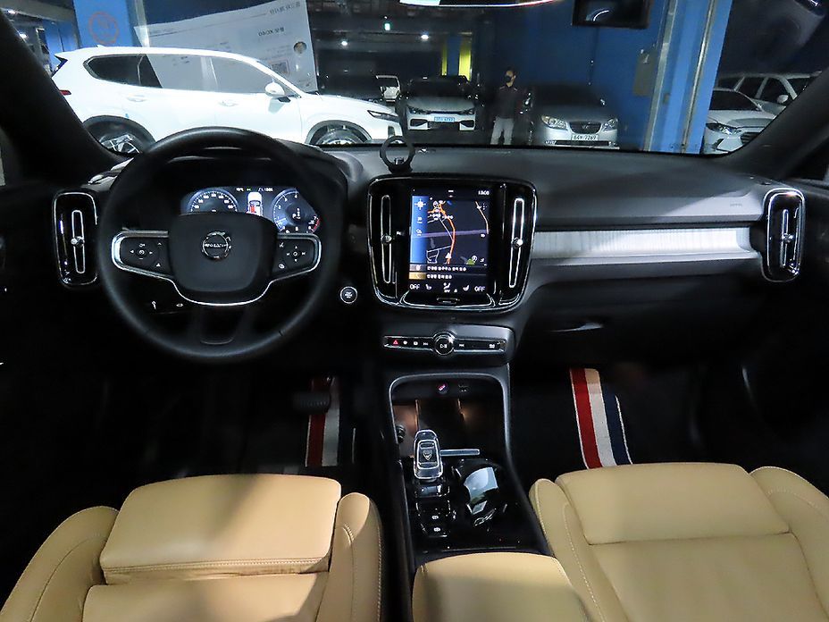 Volvo XC40 B4 Inscription, 2022