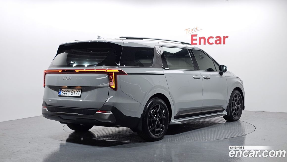 Kia Carnival 7-Seater Gravity, 2025
