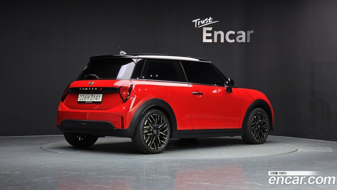 Mini Cooper Favoured, 2025