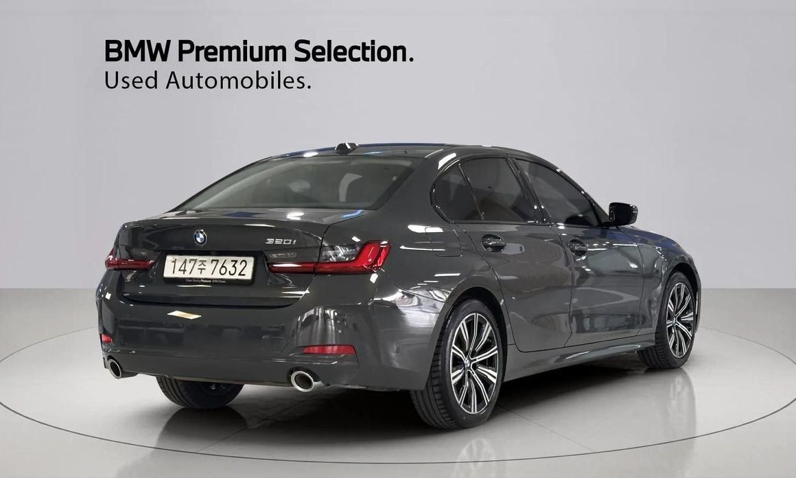BMW 3-Series 320i, 2025