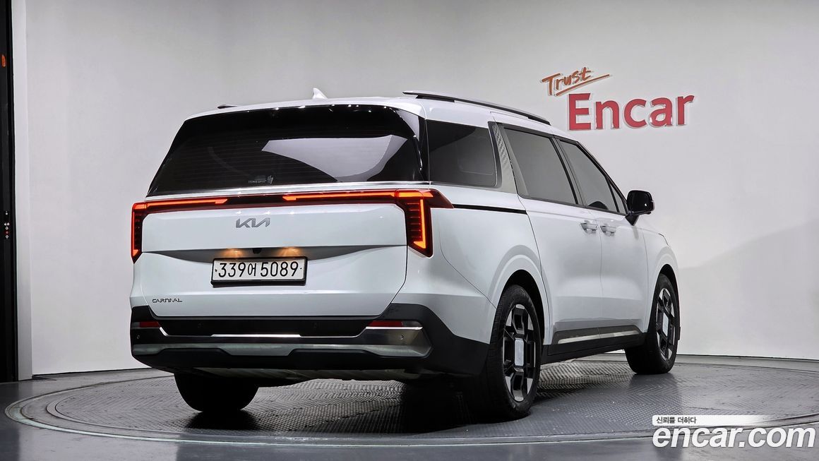Kia Carnival 7-Seater Signature, 2025