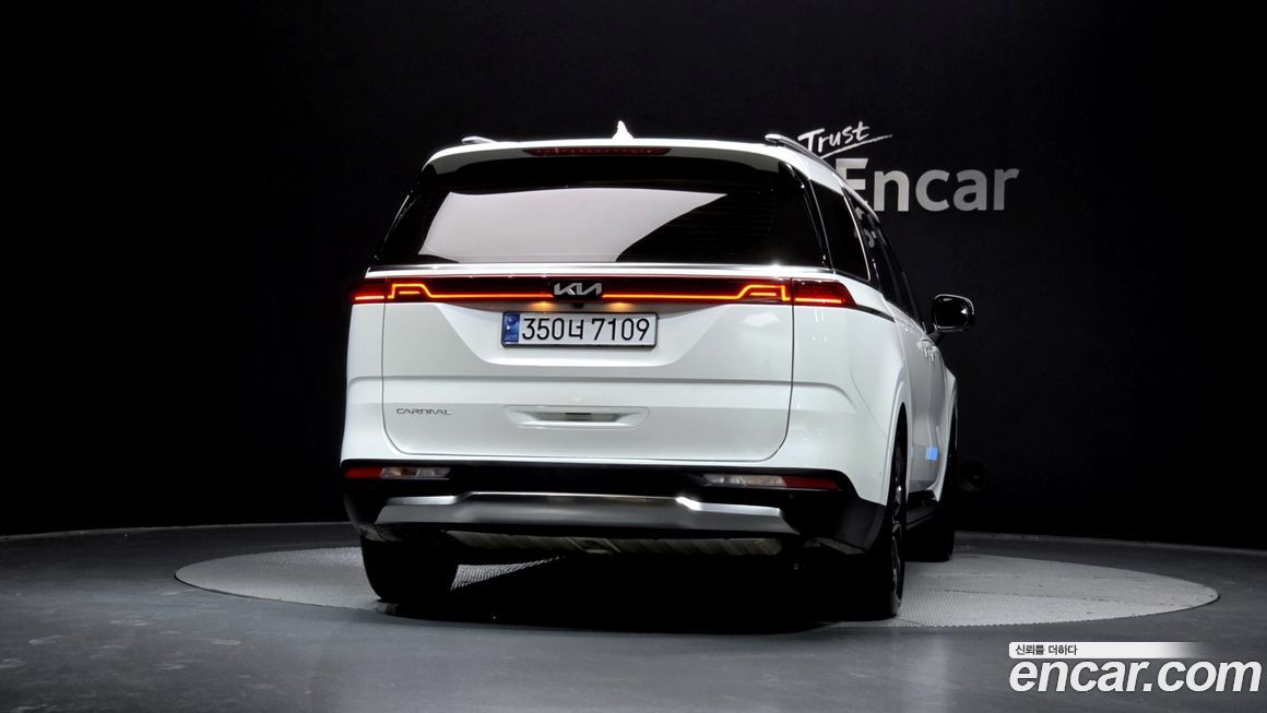Kia Carnival 7-Seater Signature, 2023