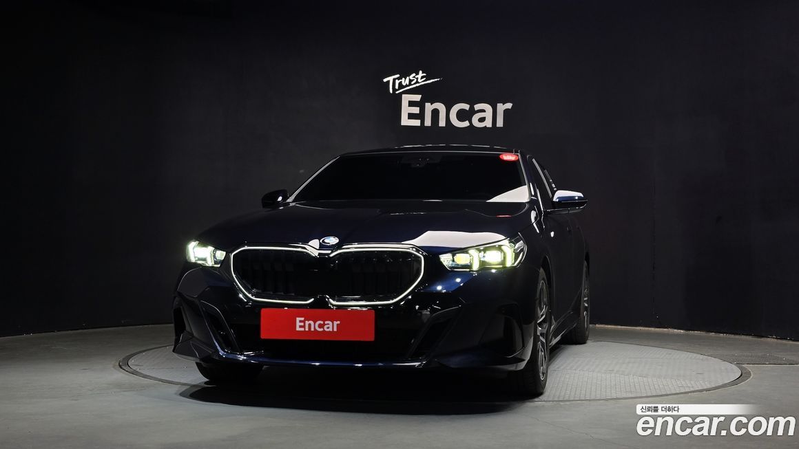 BMW 5-Series 520i M Sport, 2025