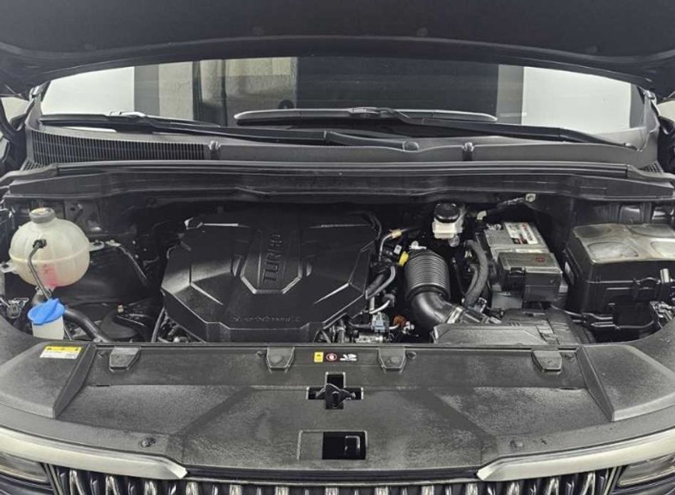 Kia Carnival 9-Seater Signature, 2023