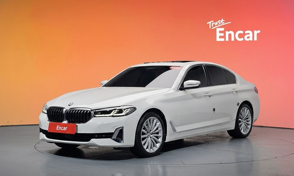 BMW 5-Series 530i Luxury, 2023
