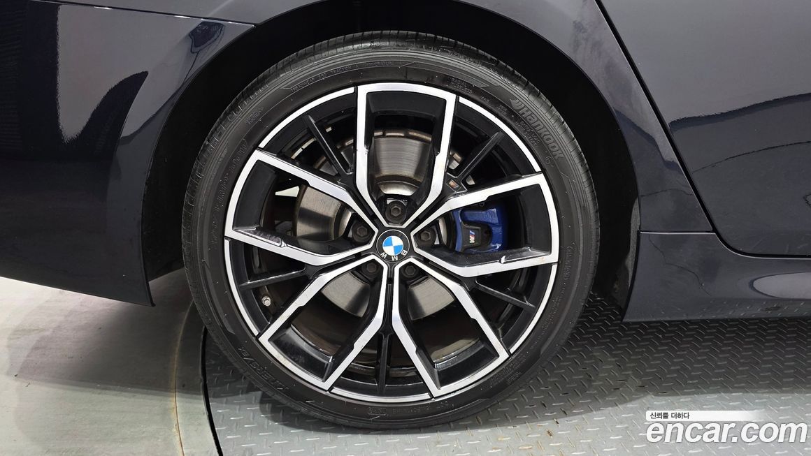BMW 5-Series 530i M Sport Package, 2022