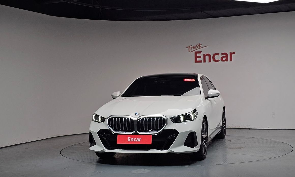 BMW 5-Series 530i xDrive M Sport, 2025