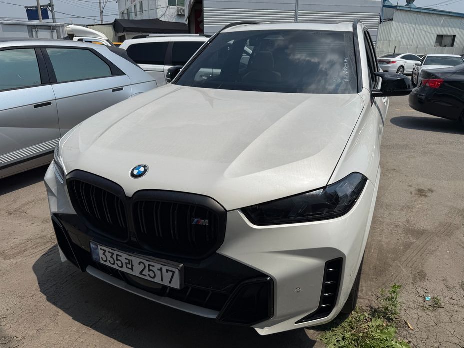 BMW X5 M60i, 2025