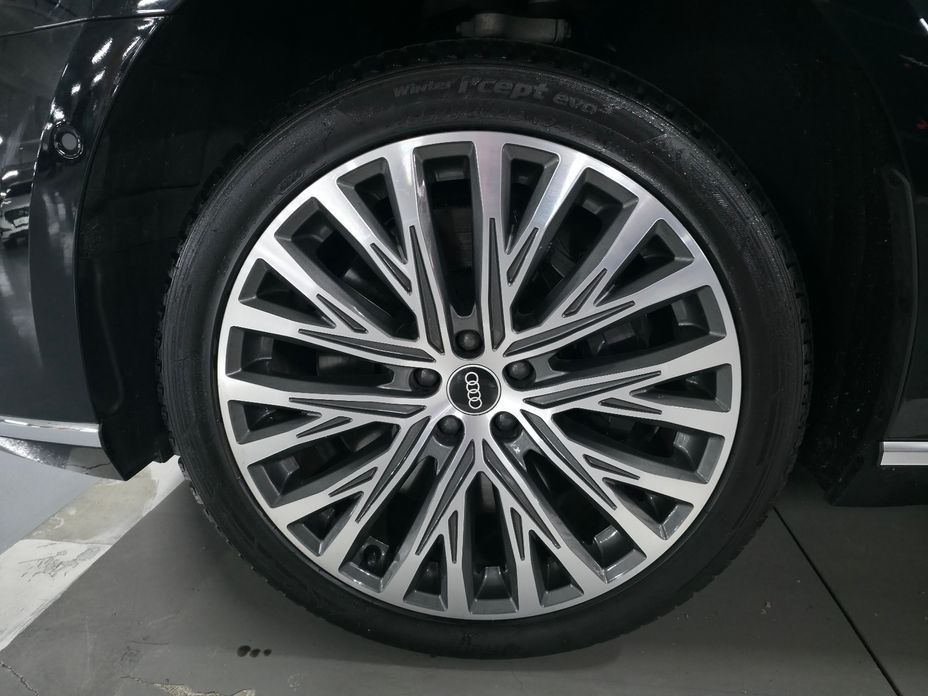 Audi A8 60 TFSI Quattro LWB, 2021
