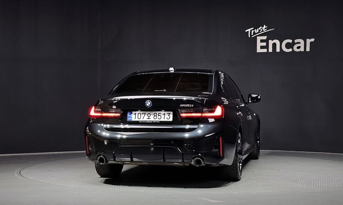 BMW 3-Series 320i M Sport, 2024