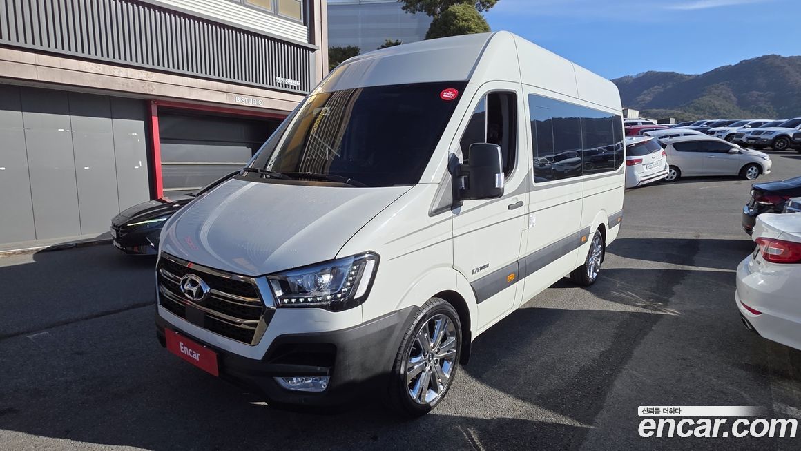 Hyundai Solati 15-seater, 2024