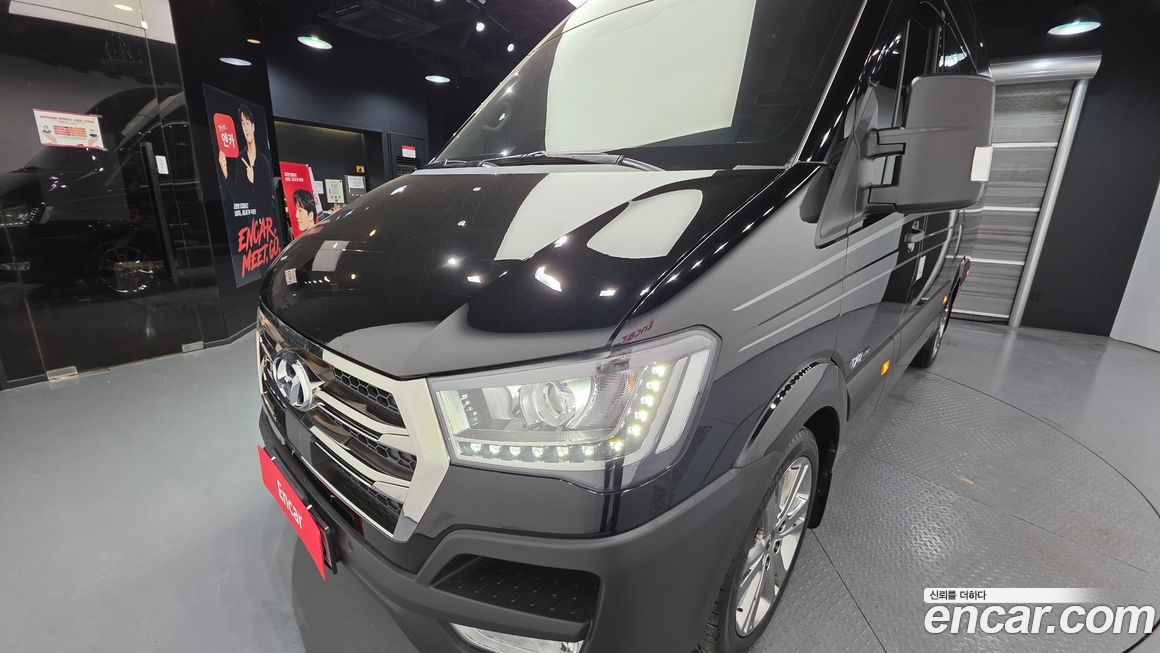 Hyundai Solati 15-seater, 2025