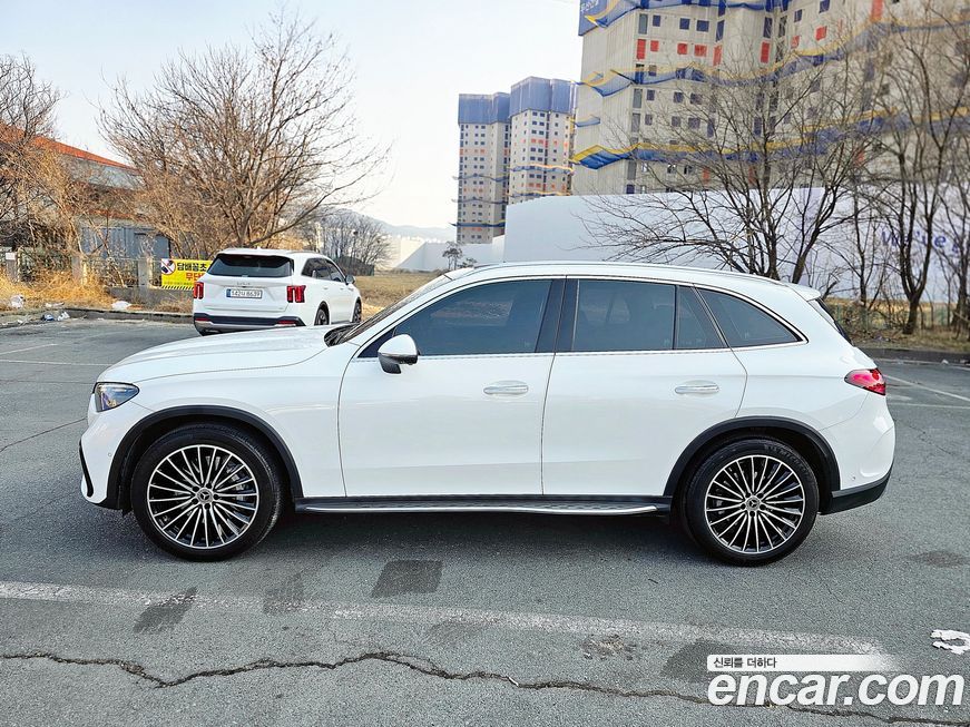 Mercedes-Benz GLC-Class GLC300 4MATIC AMG Line, 2023