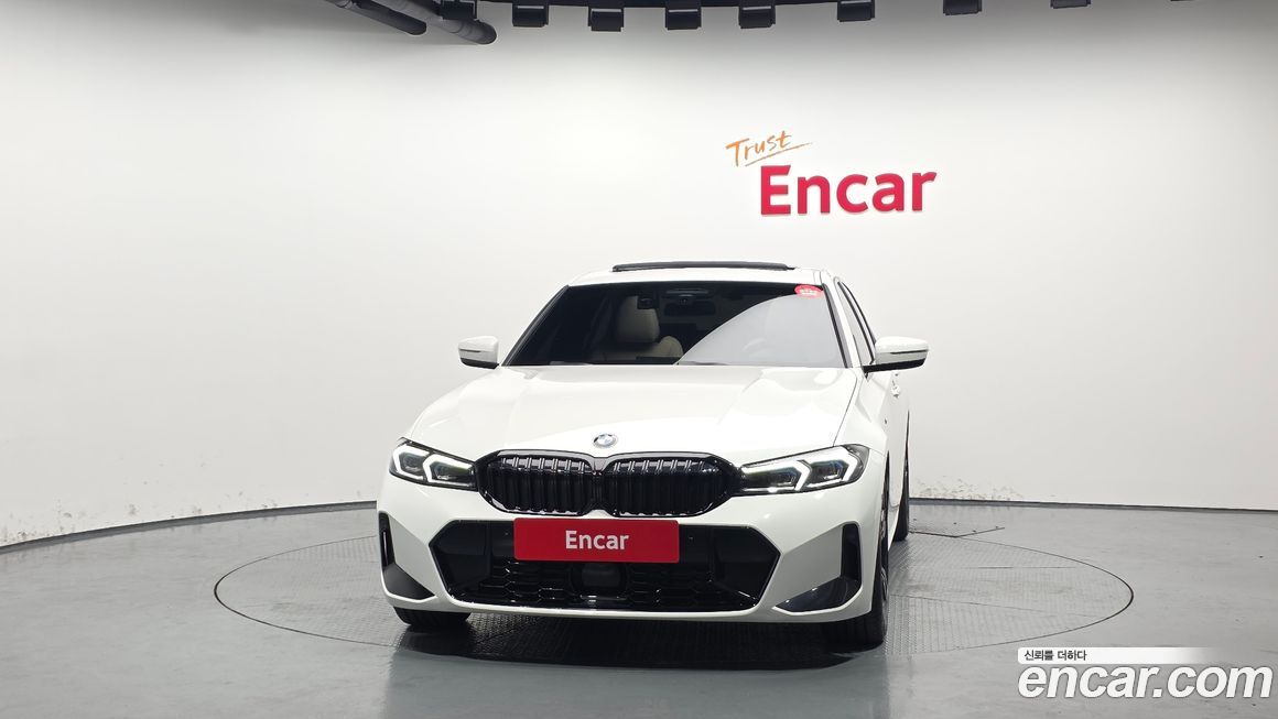 BMW 3-Series 320i M Sport, 2023