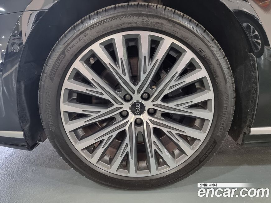 Audi A8 55 TFSI Quattro Premium LWB, 2023