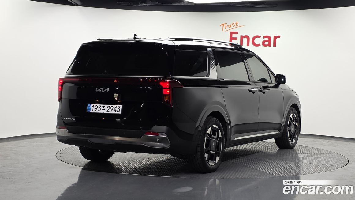 Kia Carnival Gasoline 7-Seater Signature, 2025