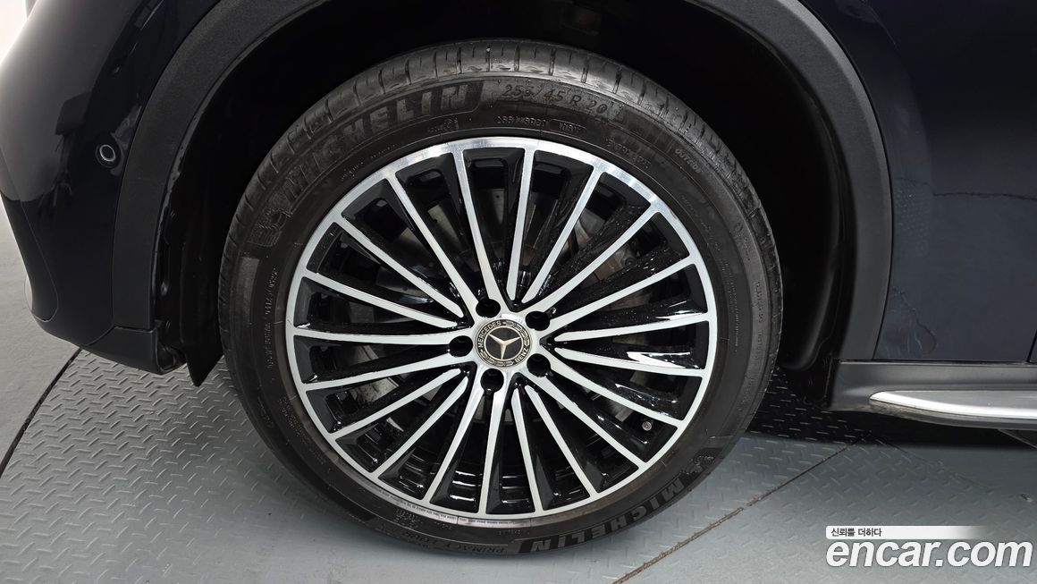 Mercedes-Benz GLC-Class GLC300 4MATIC AMG Line, 2023