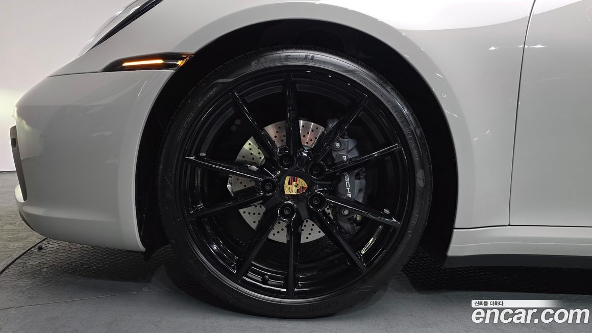 Porsche 911 Carrera Cabriolet, 2024