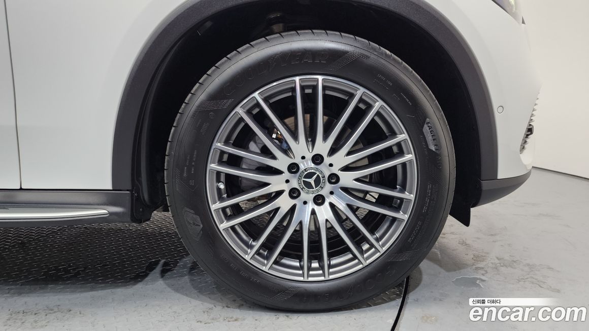 Mercedes-Benz GLC-Class GLC300 4MATIC Avnatgarde Coupe, 2025