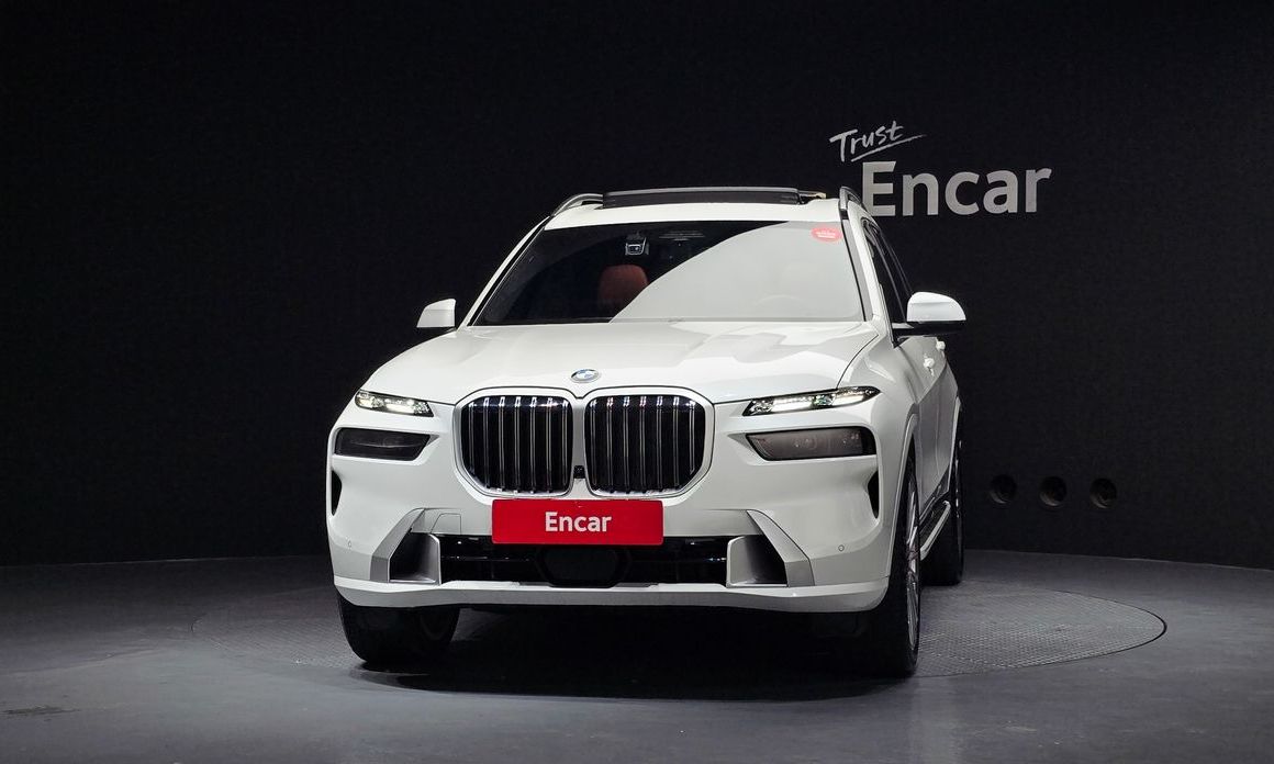 BMW X7 xDrive 40i Design Pure Excellence 6-Seater, 2025